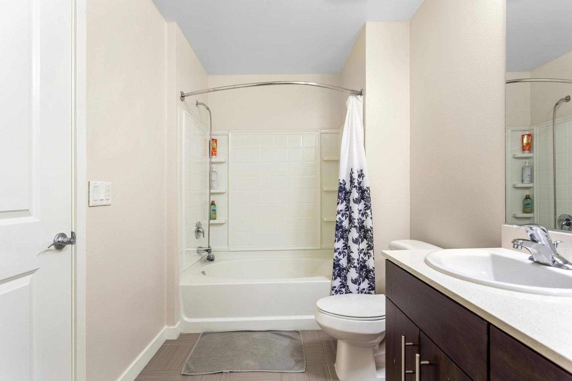 Luxury 2 Bedroom 2 Bathroom With Fitness Center And Pool Los Angeles Exterior photo